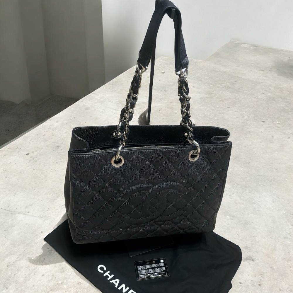 CHANEL Quilted Caviar CC Grand Shopping Tote